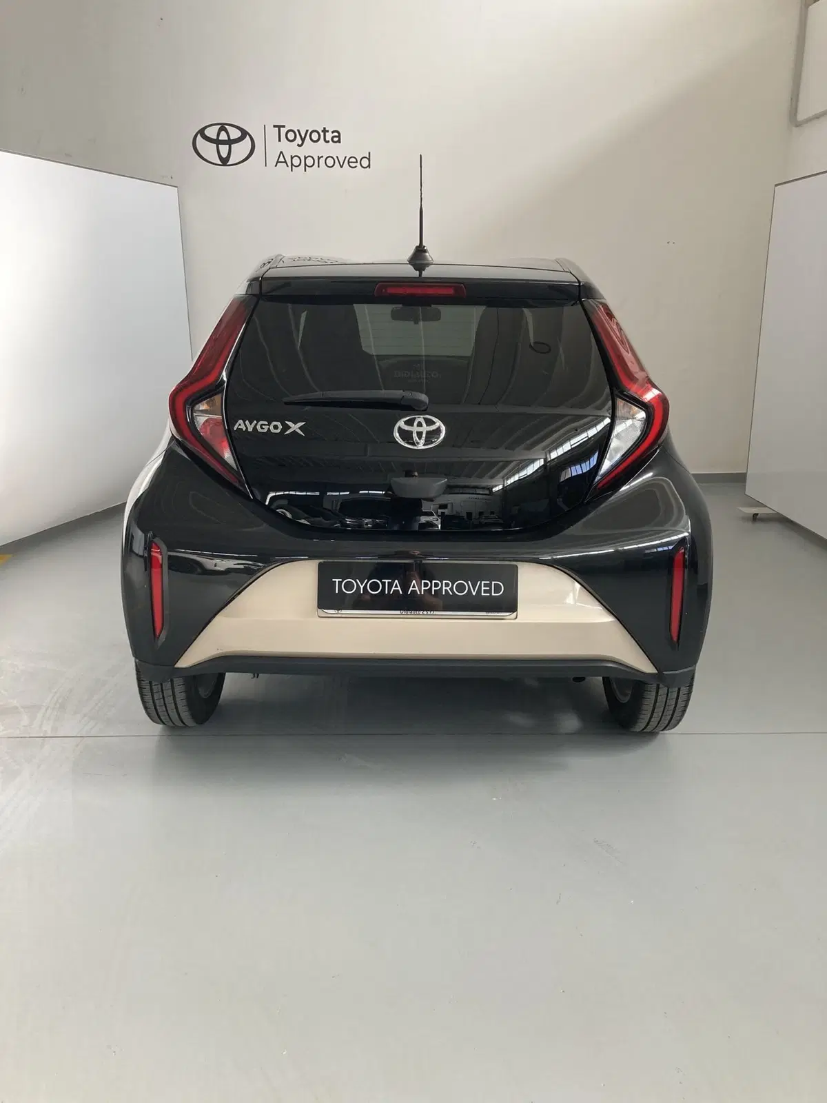 Toyota Aygo X usata a Barletta-Andria-Trani (5)