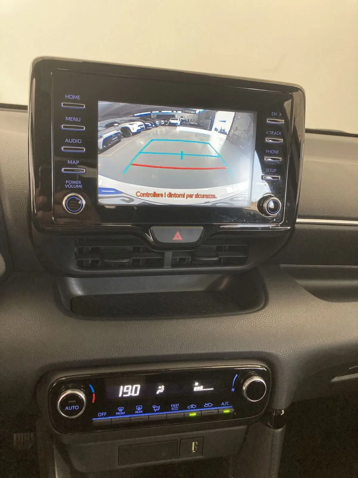 Toyota Yaris usata a Barletta-Andria-Trani (13)