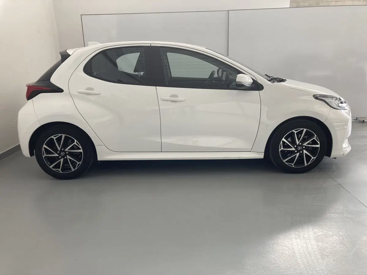 Toyota Yaris usata a Barletta-Andria-Trani (4)