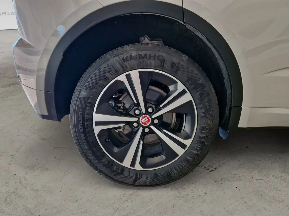 Jaguar E-Pace usata a Firenze (9)