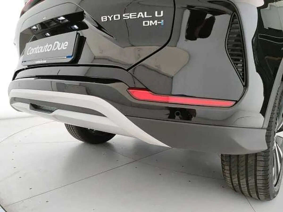 Byd Seal U DM-i nuova a Caserta (12)