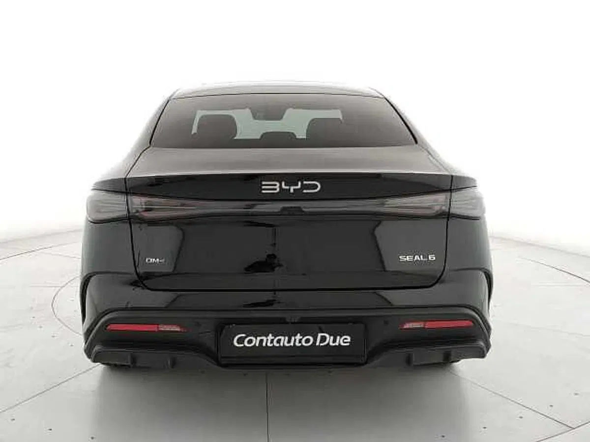 Byd Seal 6 DM-i nuova a Caserta (6)