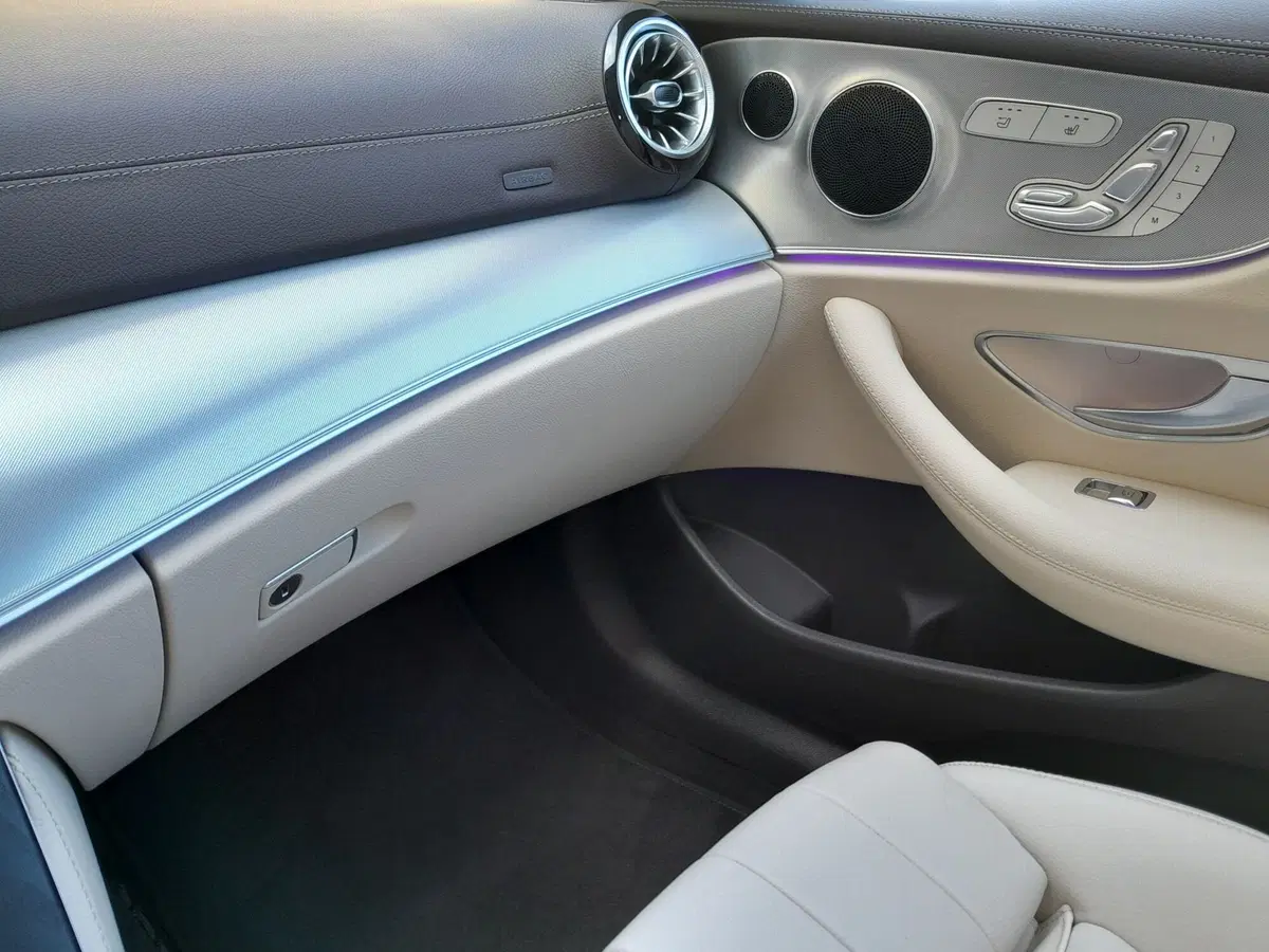 Mercedes-Benz Classe E Cabrio usata a Cuneo (12)