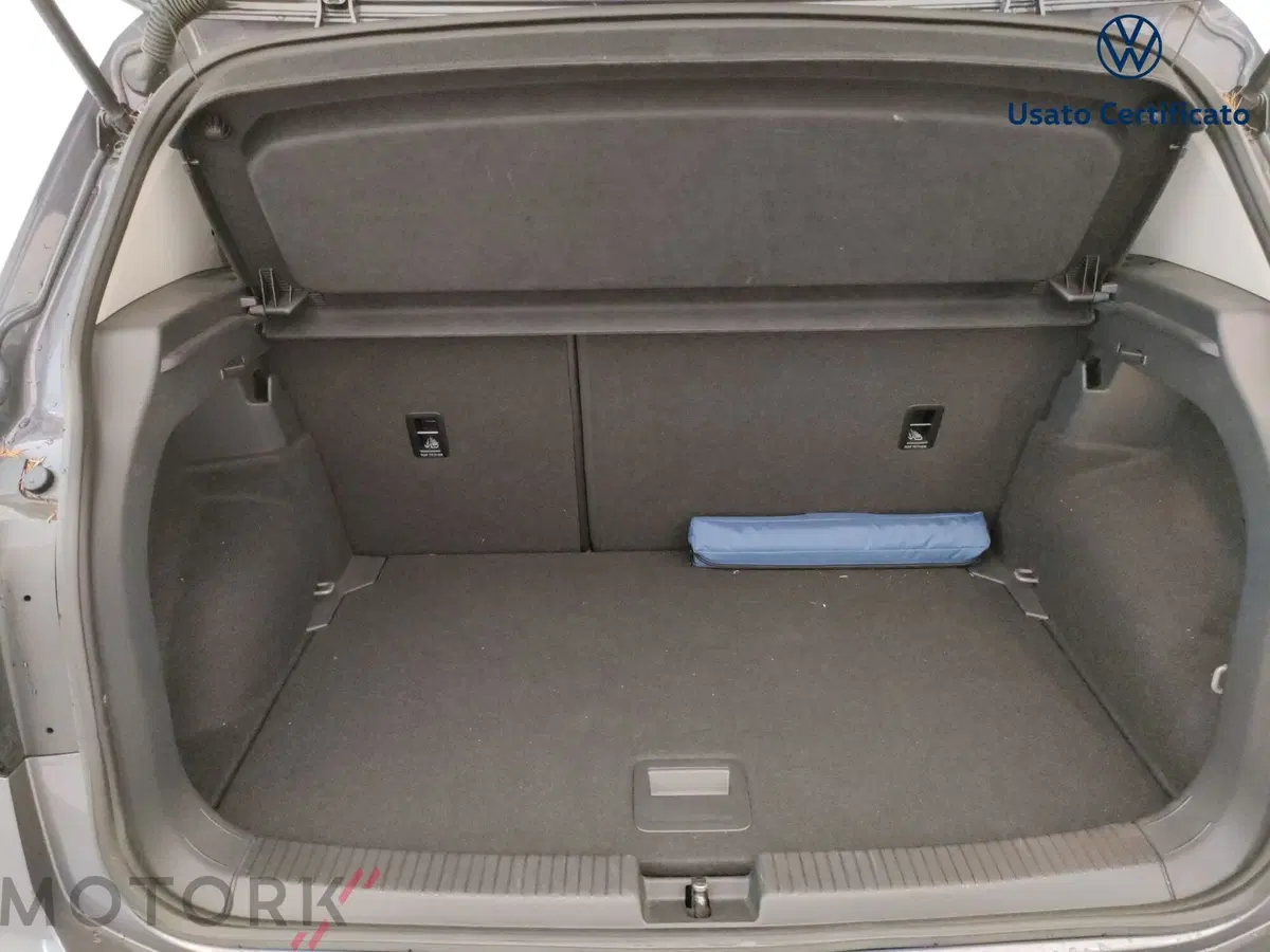 Volkswagen T-Cross usata a Varese (9)