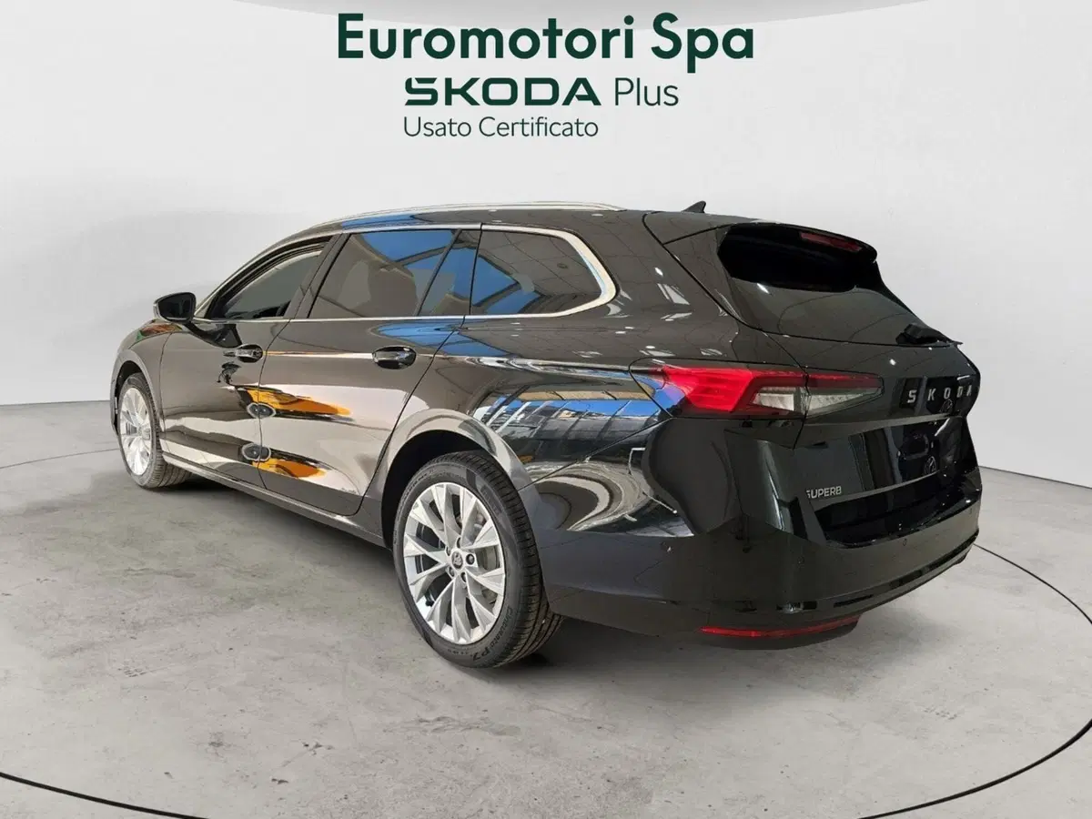 Skoda Superb nuova a Siena (3)