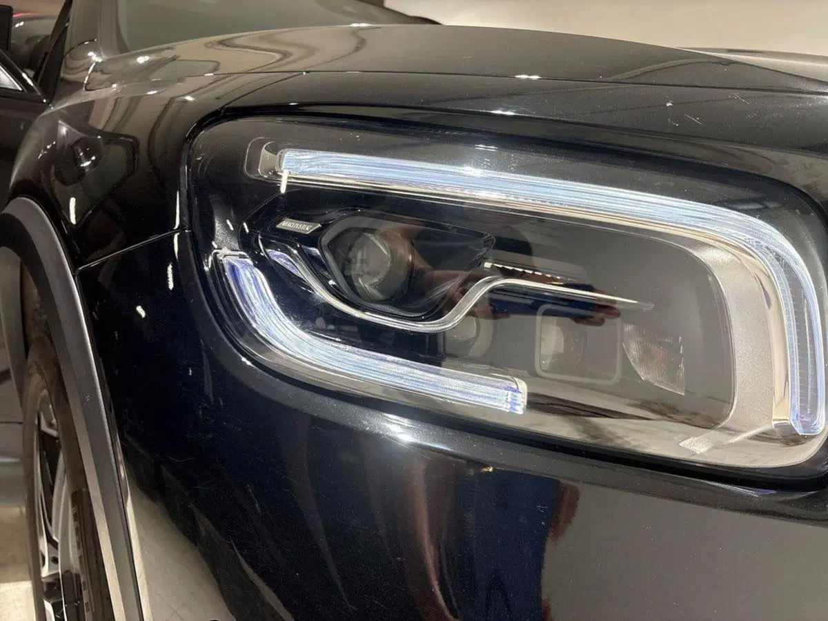 Mercedes-Benz GLB usata a Napoli (9)