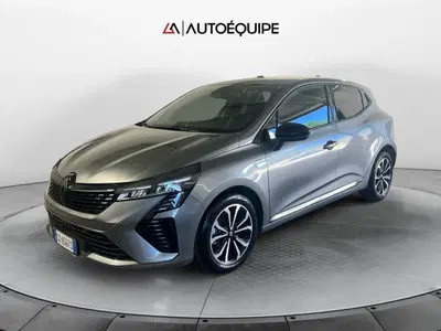 Renault Clio TCe 90 CV 5 porte Techno del 2025 usata a Roma