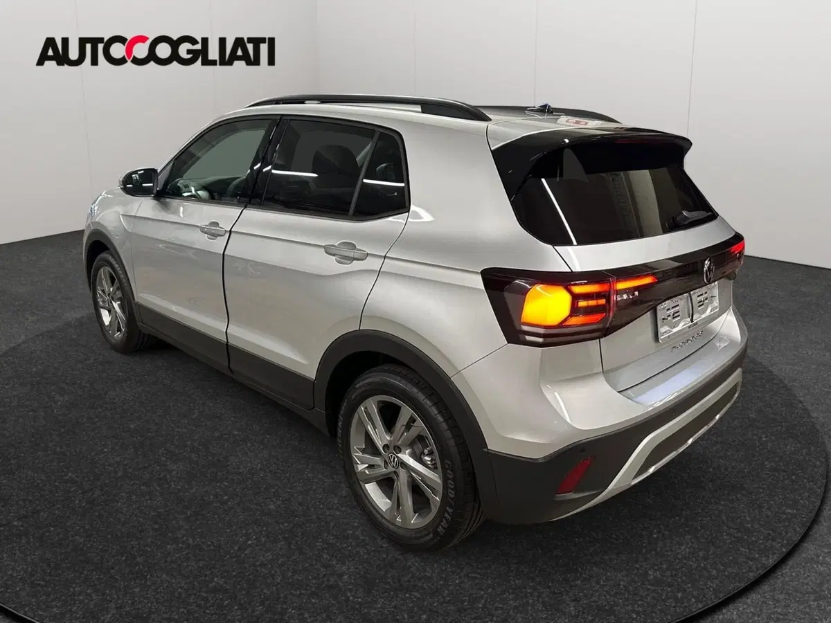 Volkswagen T-Cross nuova a Lecco (4)