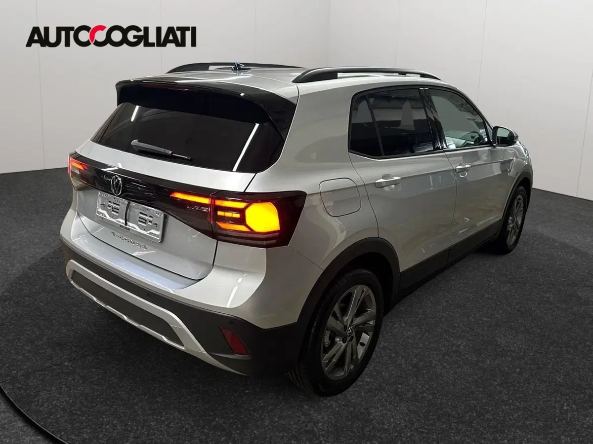 Volkswagen T-Cross nuova a Lecco (6)