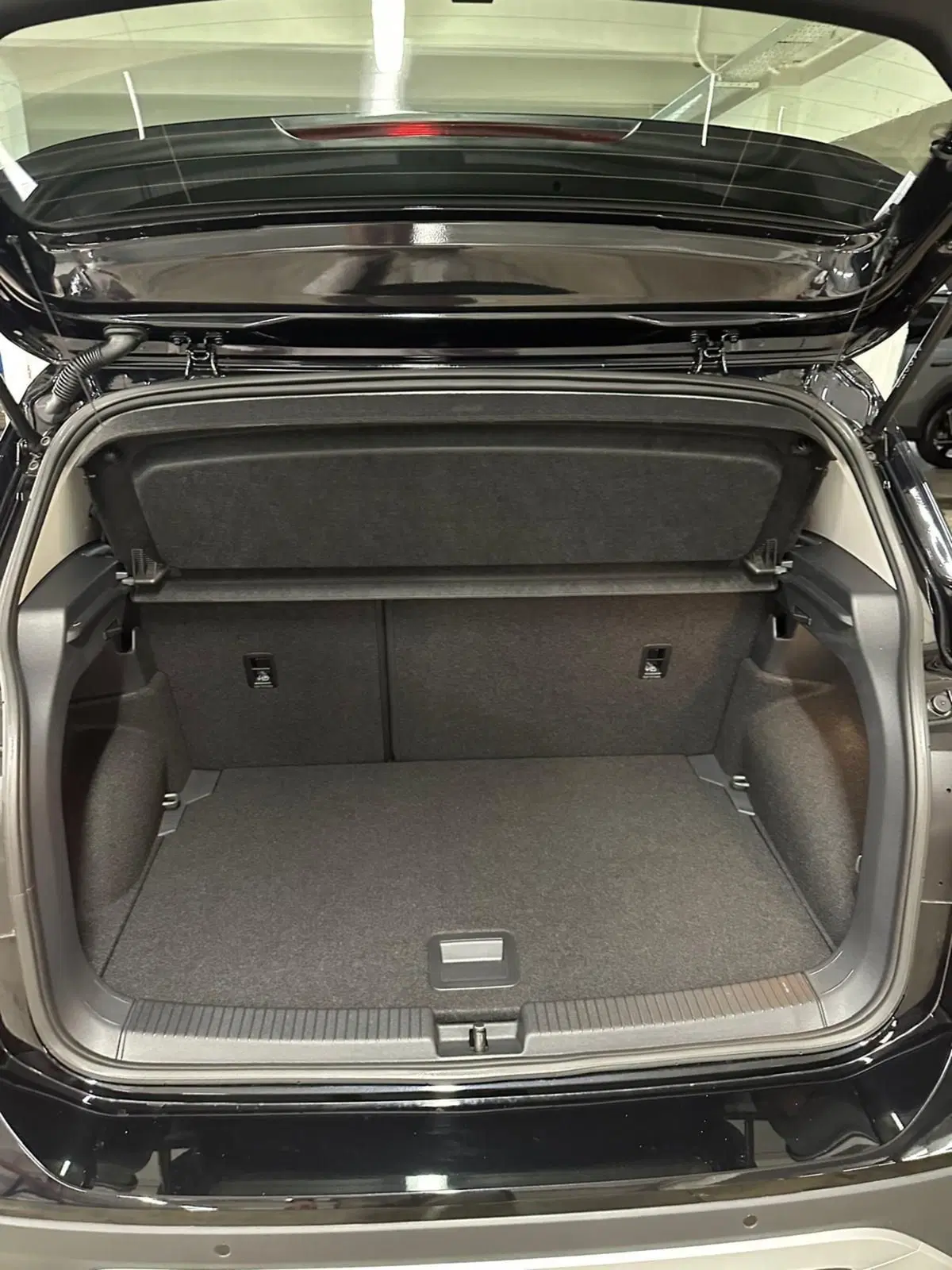 Volkswagen T-Cross nuova a Lecco (10)