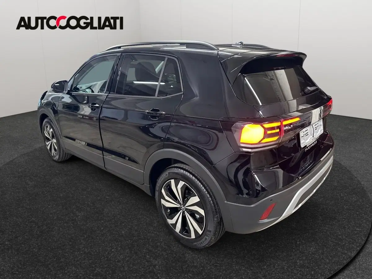 Volkswagen T-Cross nuova a Lecco (4)