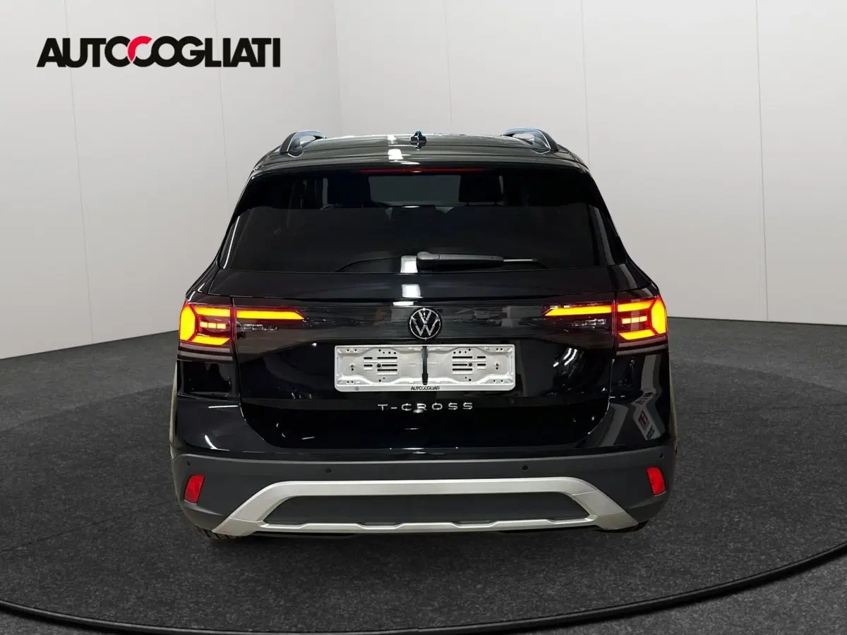 Volkswagen T-Cross nuova a Lecco (5)