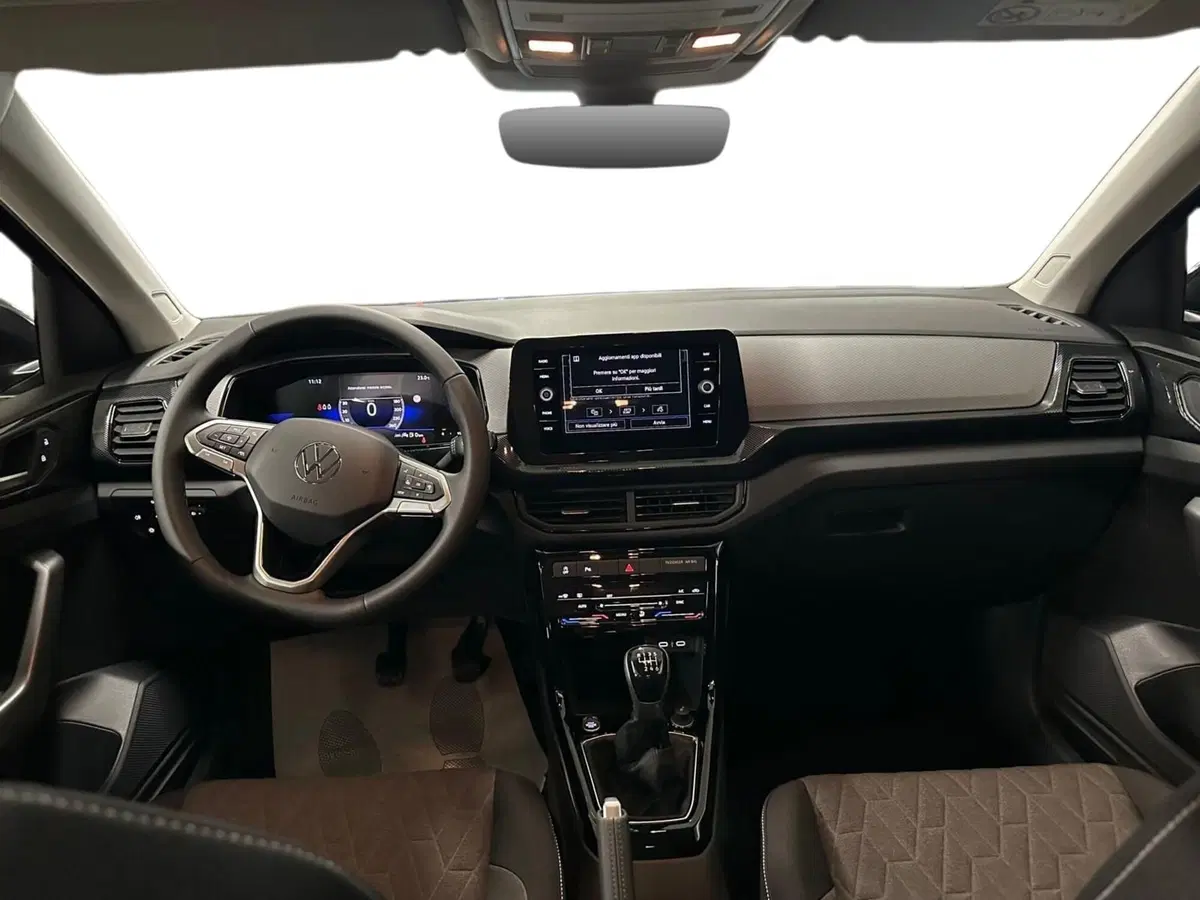 Volkswagen T-Cross nuova a Lecco (7)