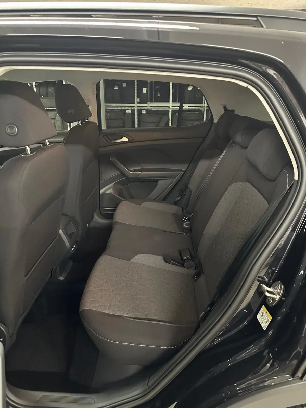 Volkswagen T-Cross nuova a Lecco (9)