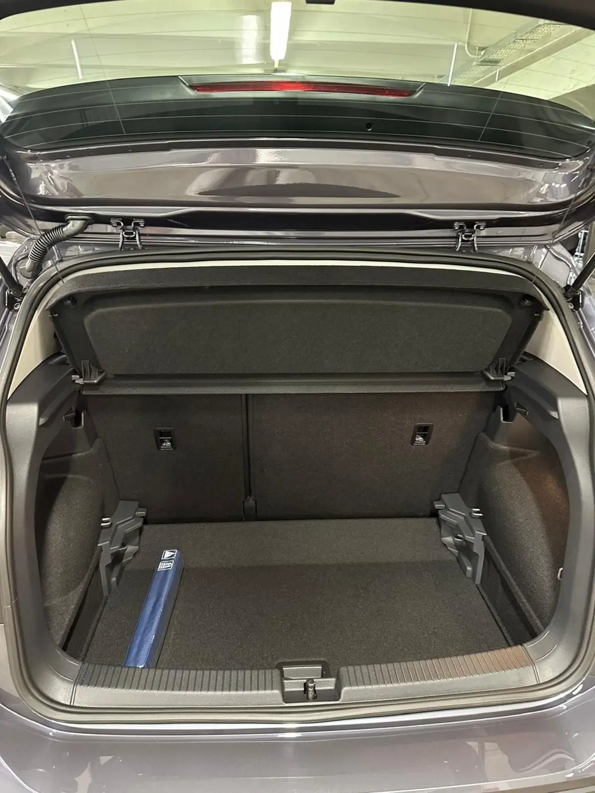 Volkswagen T-Cross nuova a Lecco (10)