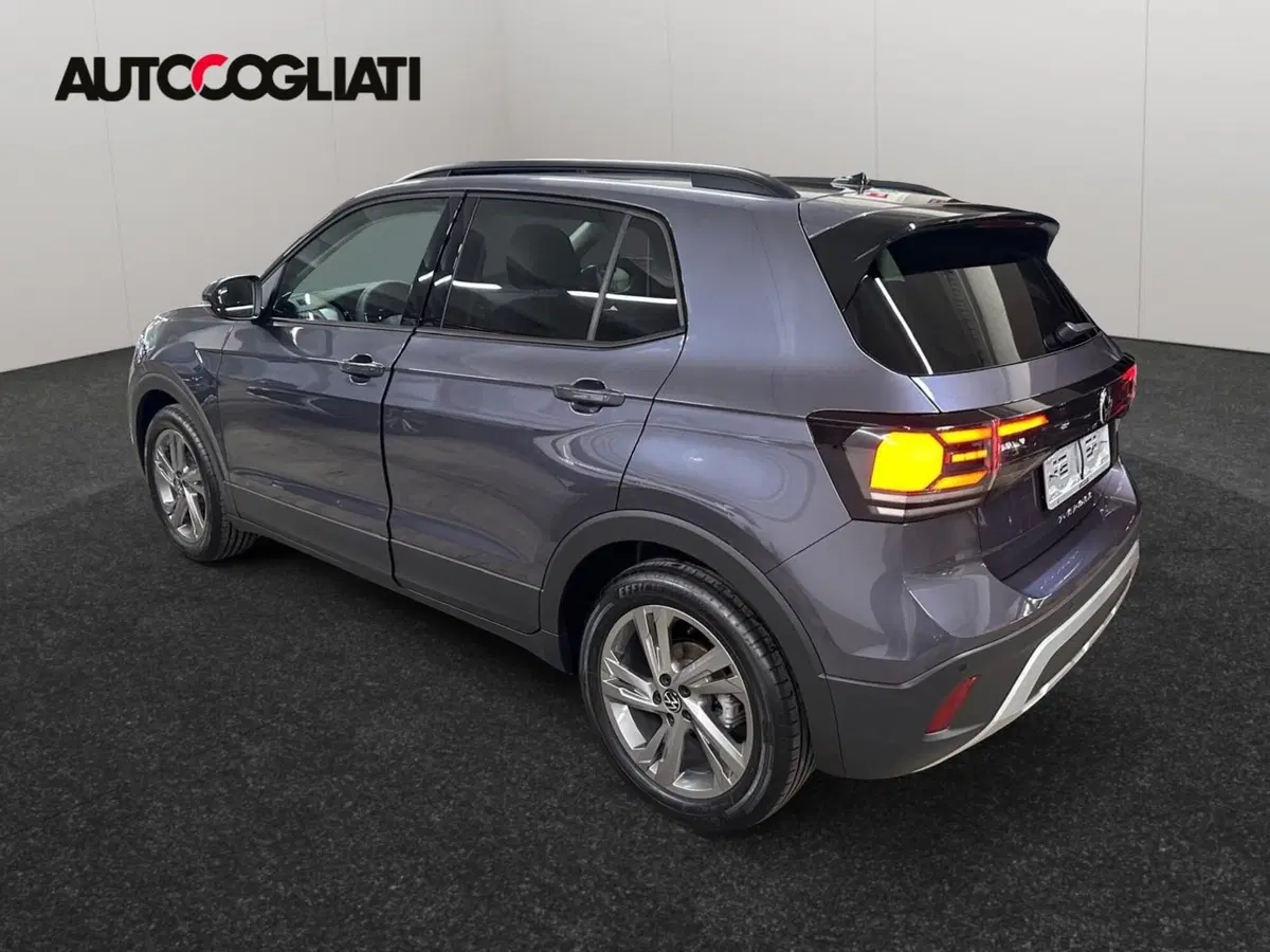 Volkswagen T-Cross nuova a Lecco (4)