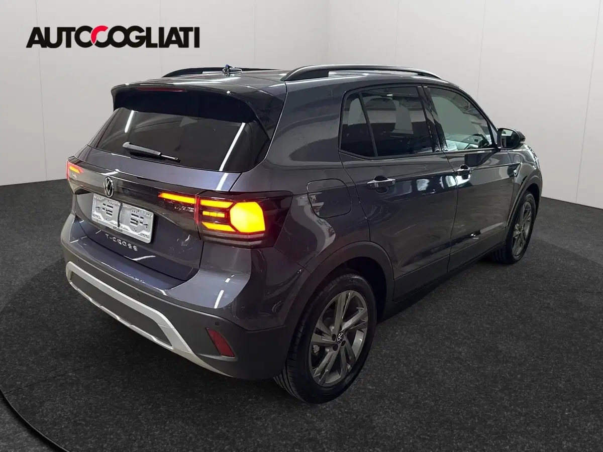 Volkswagen T-Cross nuova a Lecco (6)
