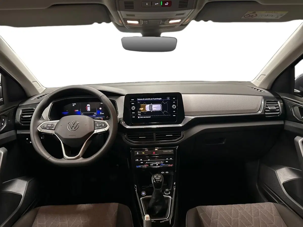 Volkswagen T-Cross nuova a Lecco (7)