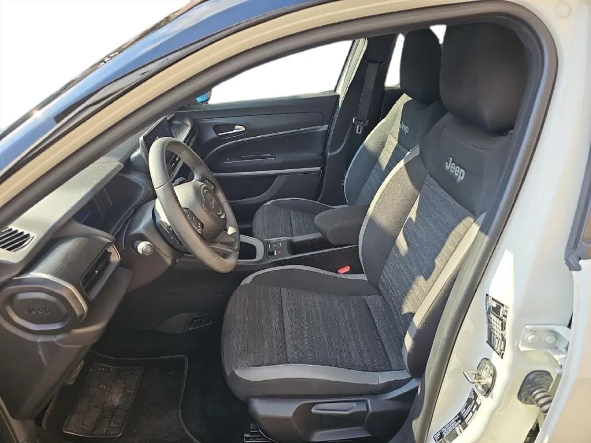 Jeep Avenger usata a Lecco (12)