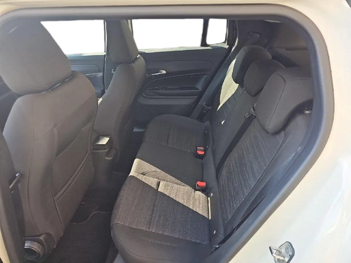 Jeep Avenger usata a Lecco (16)