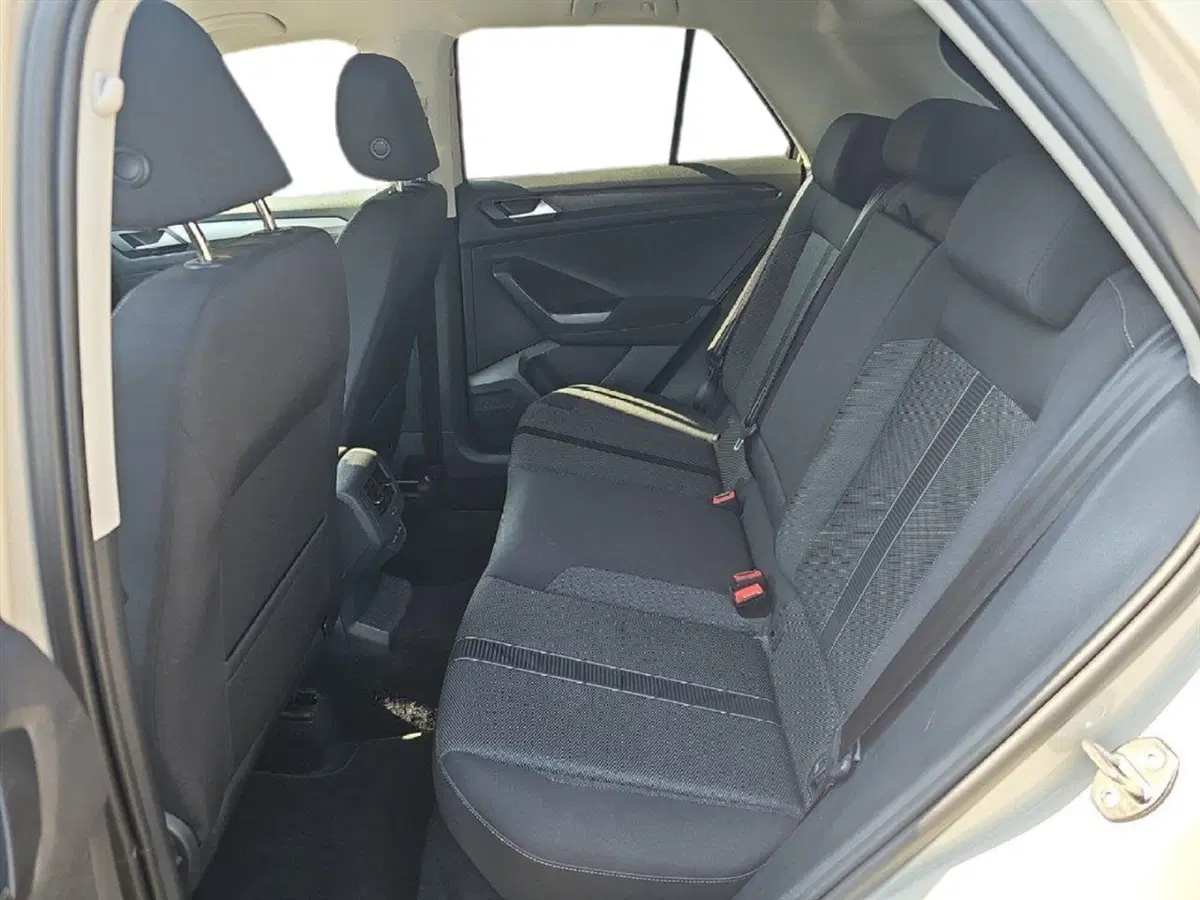 Volkswagen T-Roc usata a Lecco (10)