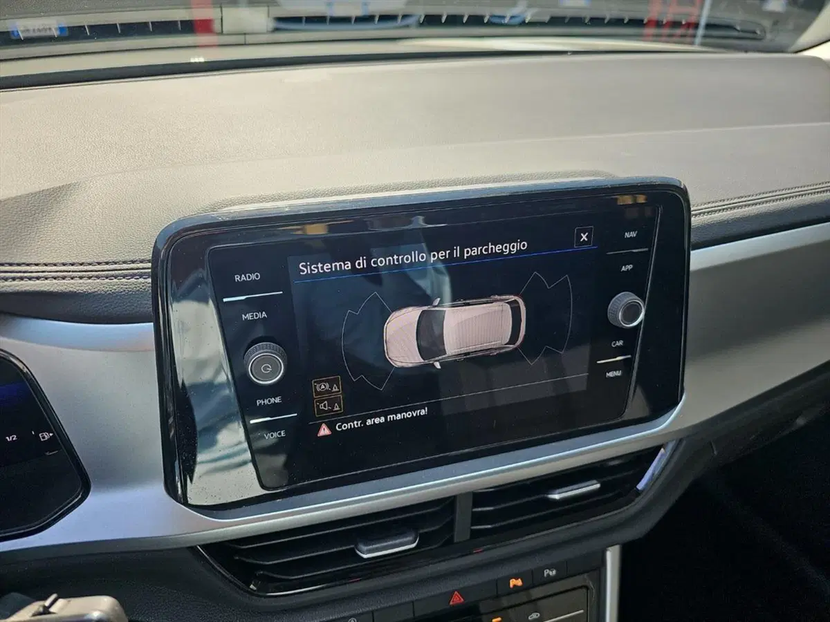 Volkswagen T-Roc usata a Lecco (15)
