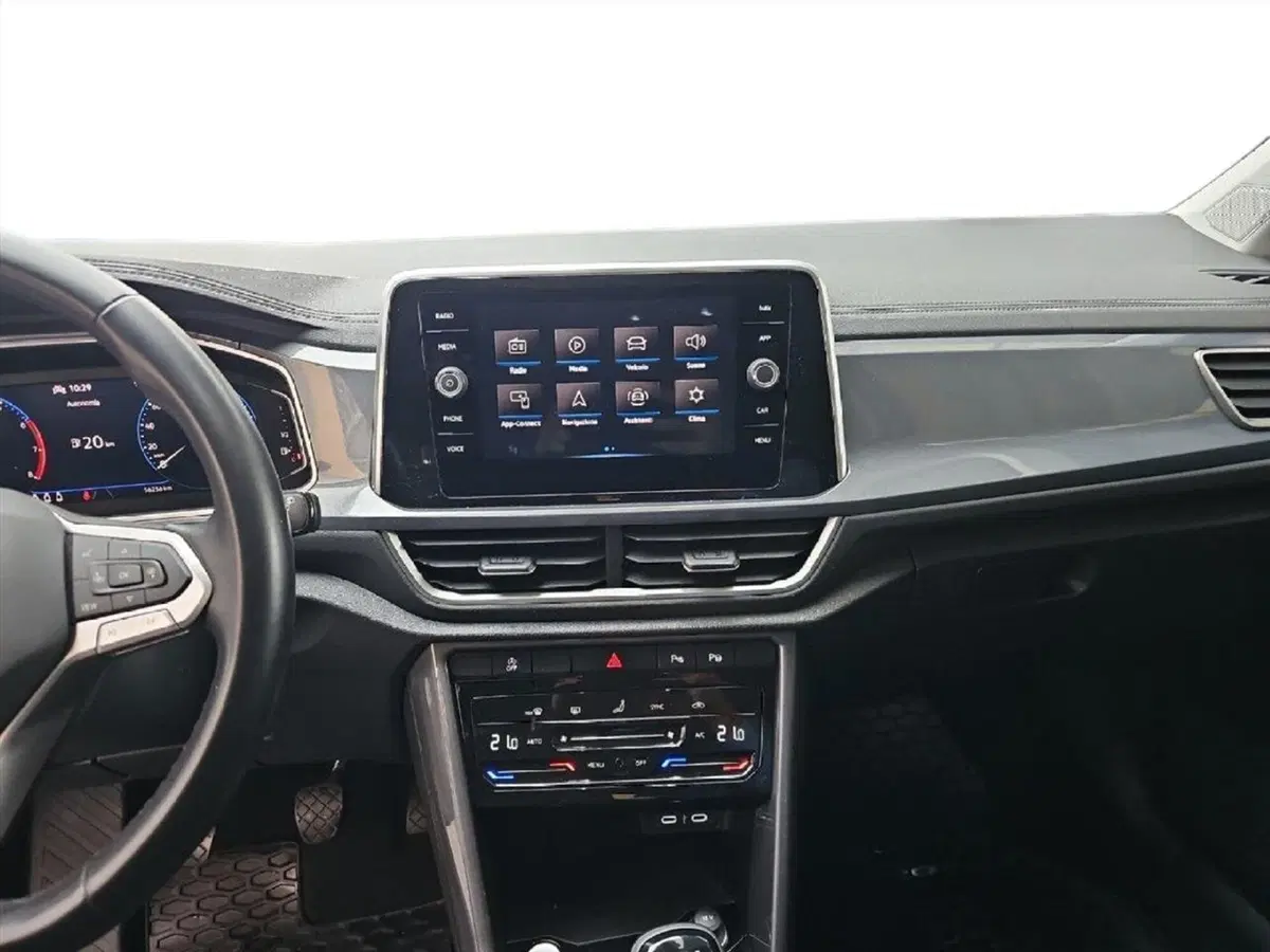 Volkswagen T-Roc usata a Lecco (13)