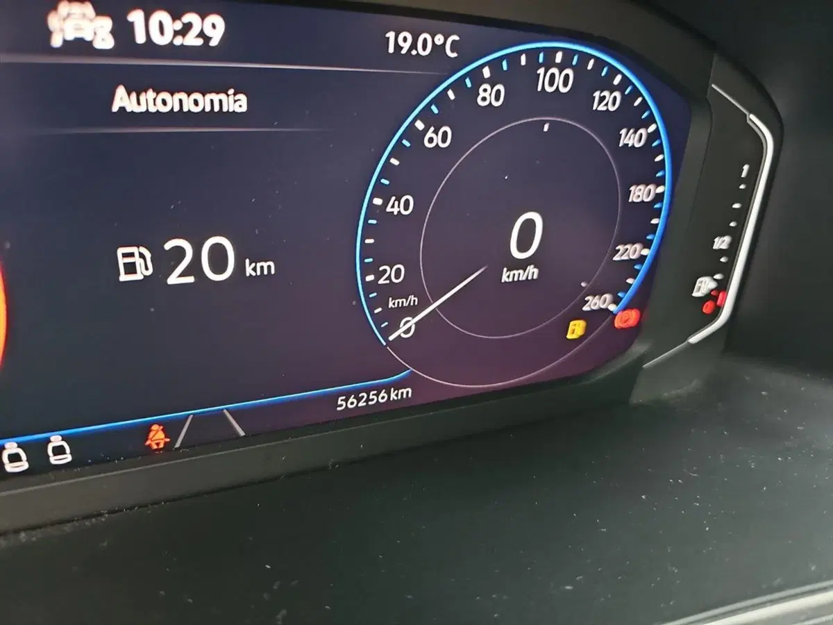 Volkswagen T-Roc usata a Lecco (14)