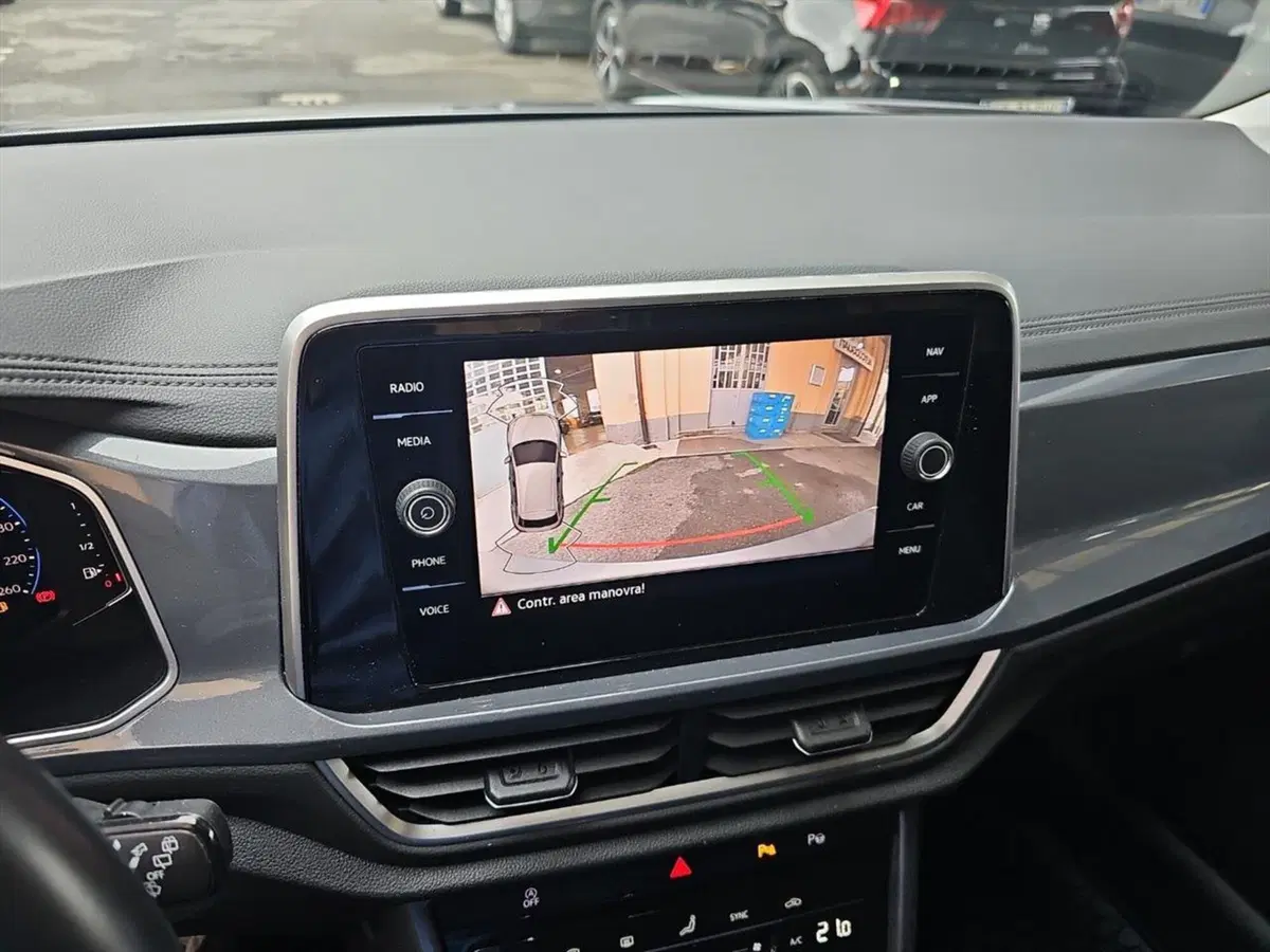 Volkswagen T-Roc usata a Lecco (15)
