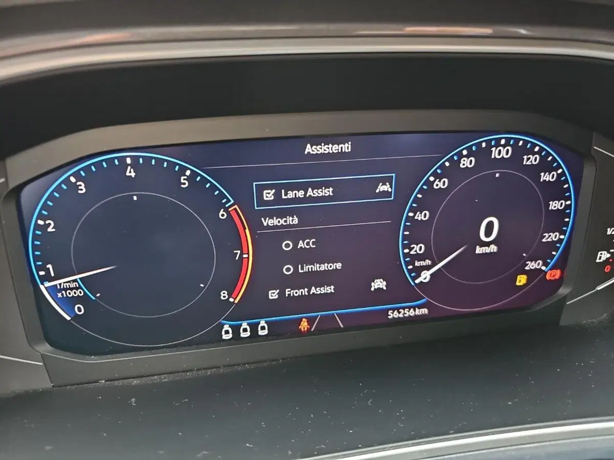 Volkswagen T-Roc usata a Lecco (16)