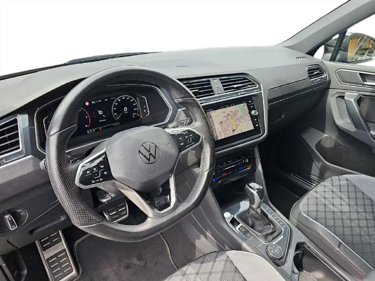 Volkswagen Tiguan usata a Lecco (9)