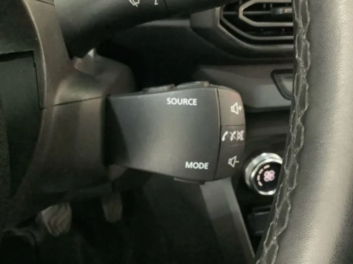 Dacia Jogger usata a Catania (18)