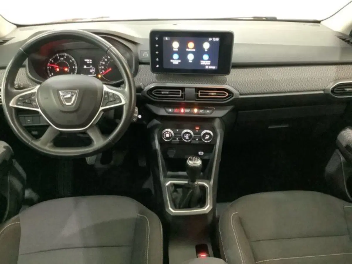 Dacia Jogger usata a Catania (7)