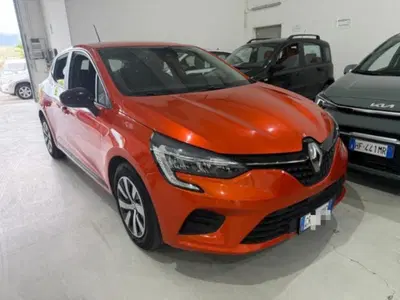 Renault Clio TCe 90 CV 5 porte Equilibre del 2023 usata a Belpasso