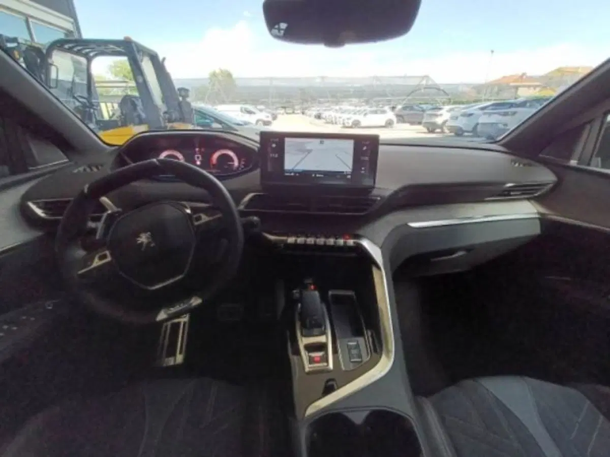 Peugeot 3008 nuova a Catania (7)