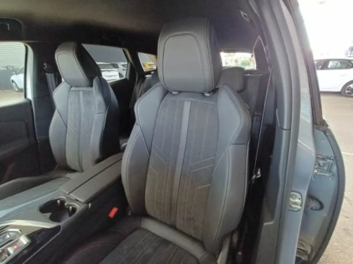 Peugeot 3008 nuova a Catania (8)