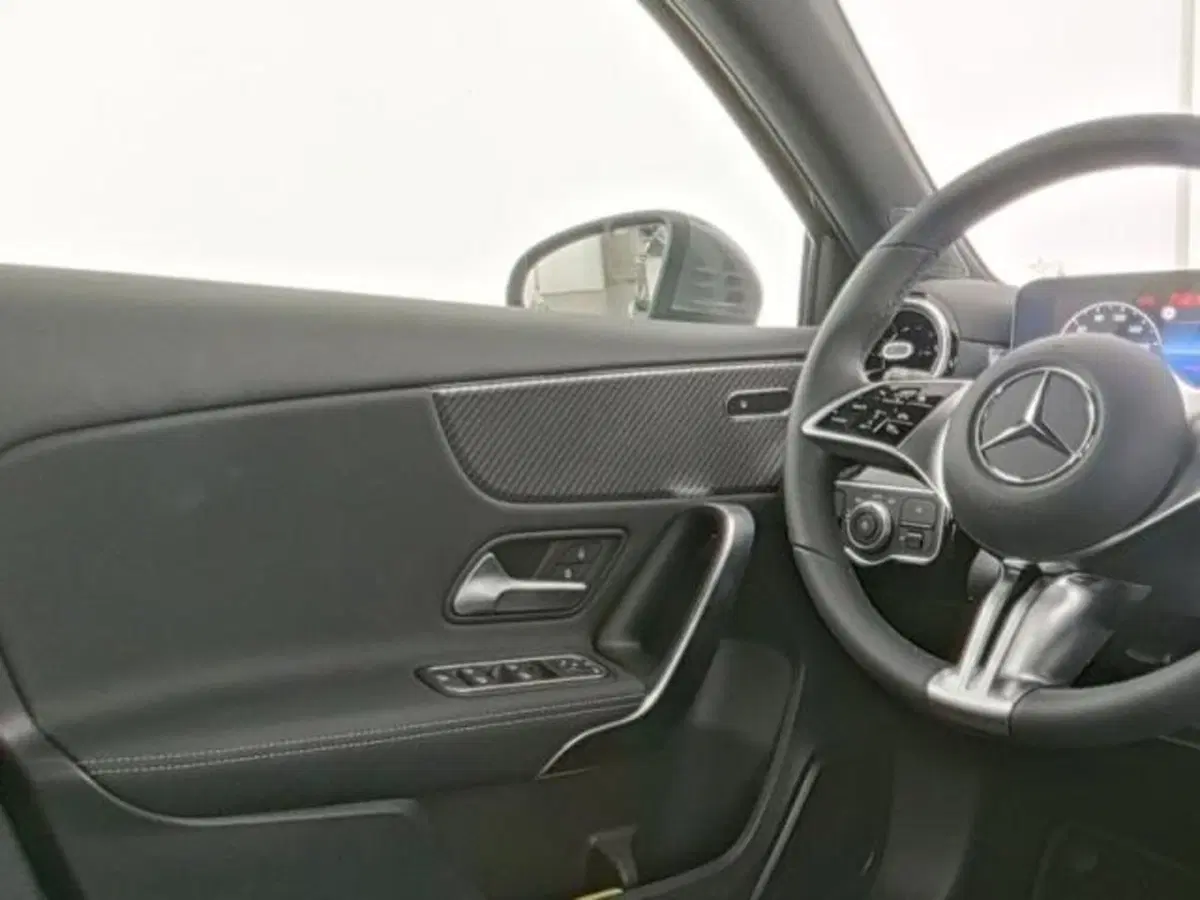 Mercedes-Benz Classe A usata a Milano (7)