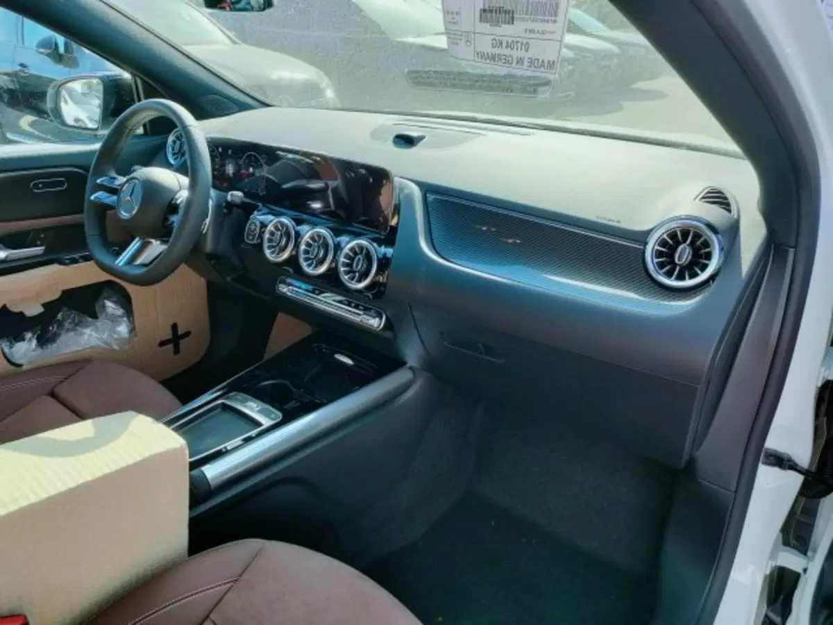 Mercedes-Benz GLA SUV nuova a Teramo (11)