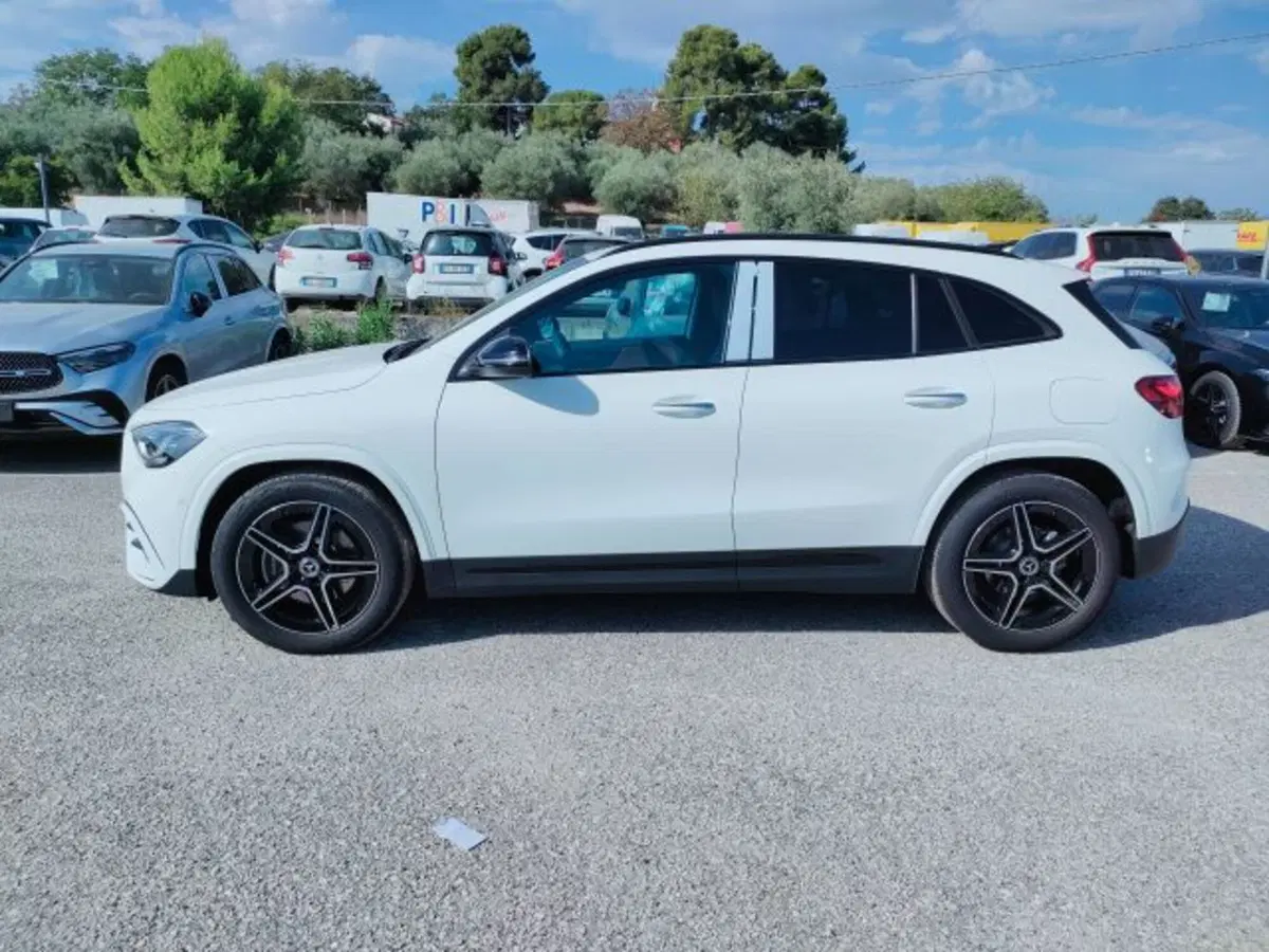 Mercedes-Benz GLA SUV nuova a Teramo (3)