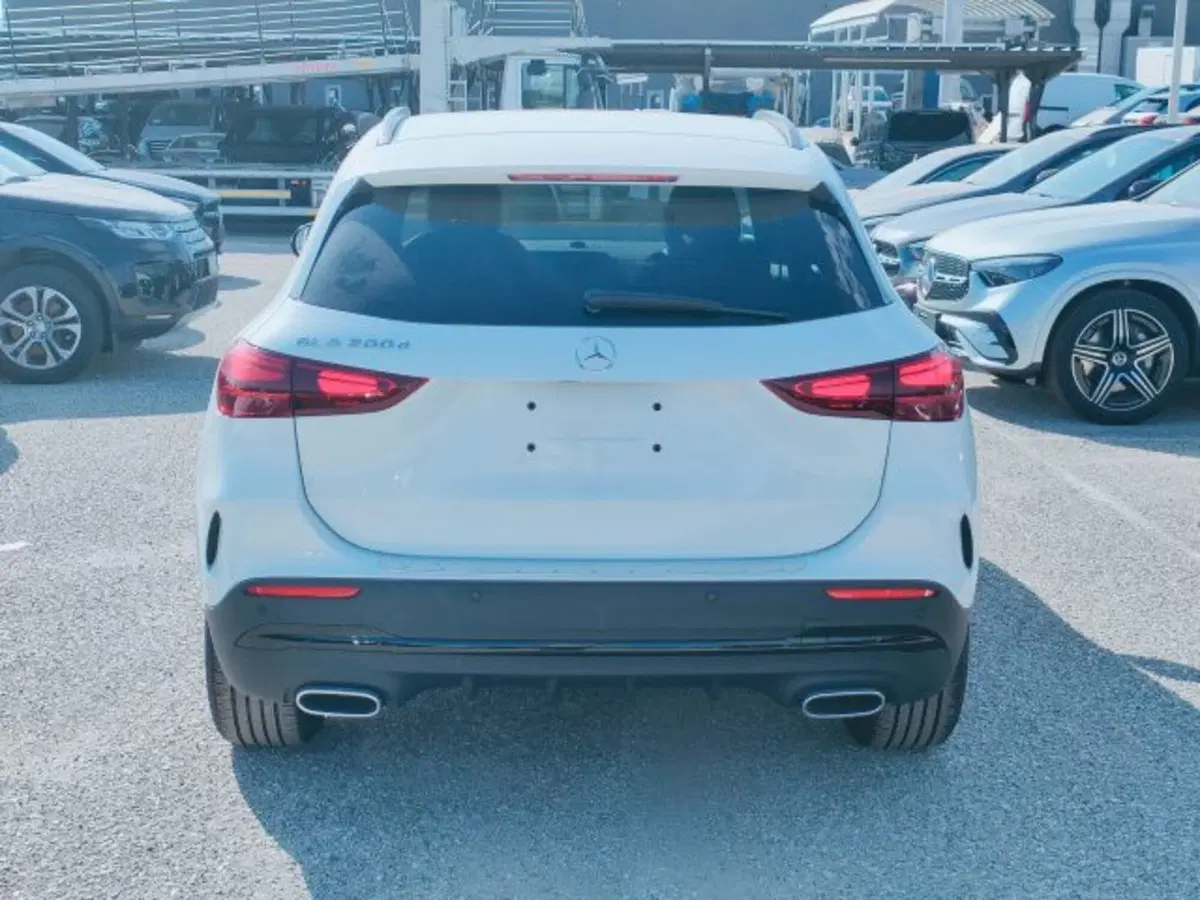 Mercedes-Benz GLA SUV nuova a Teramo (4)