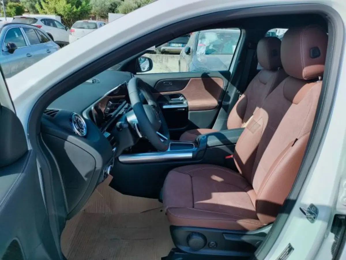 Mercedes-Benz GLA SUV nuova a Teramo (7)