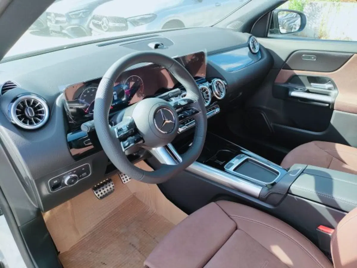 Mercedes-Benz GLA SUV nuova a Teramo (8)