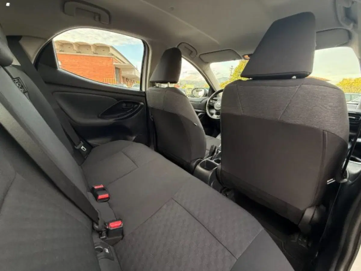 Toyota Yaris usata a Lucca (13)