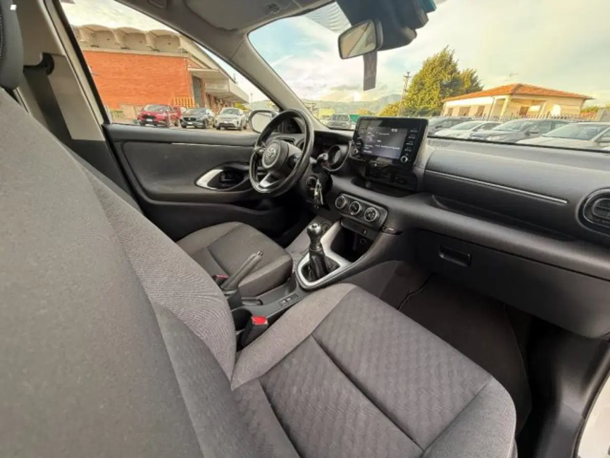 Toyota Yaris usata a Lucca (14)
