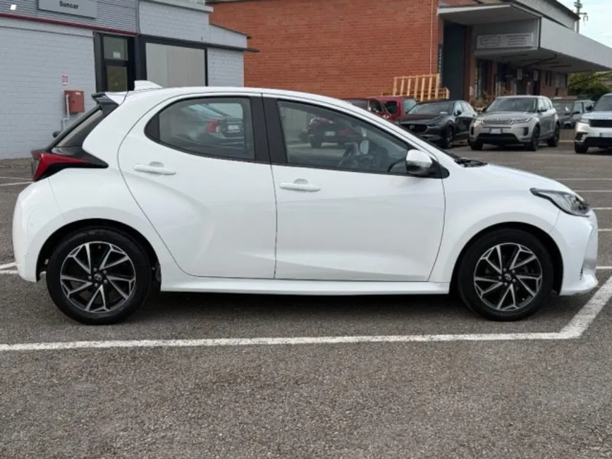 Toyota Yaris usata a Lucca (4)