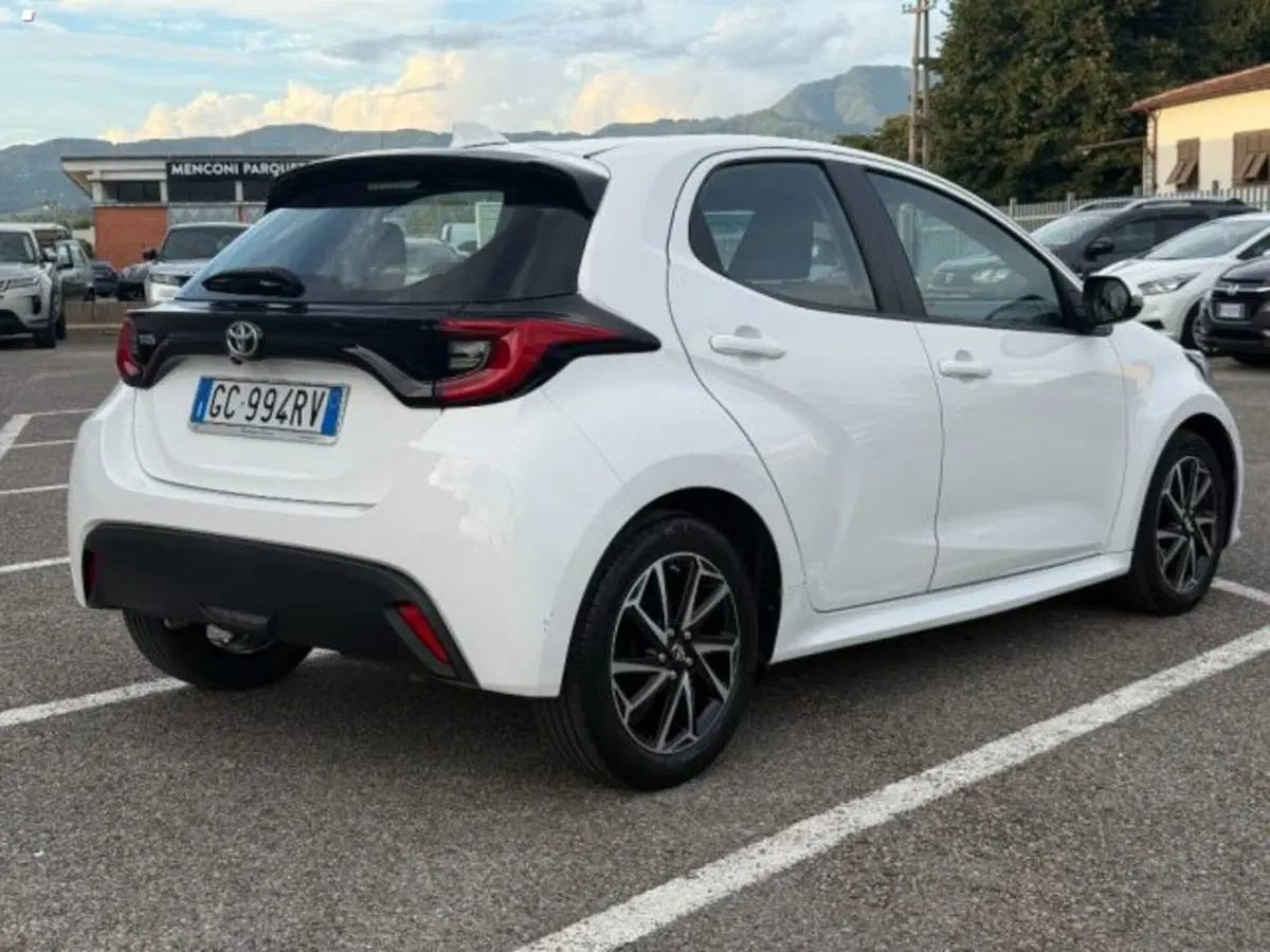 Toyota Yaris usata a Lucca (5)