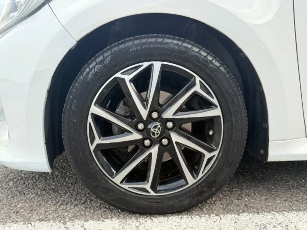 Toyota Yaris usata a Lucca (7)