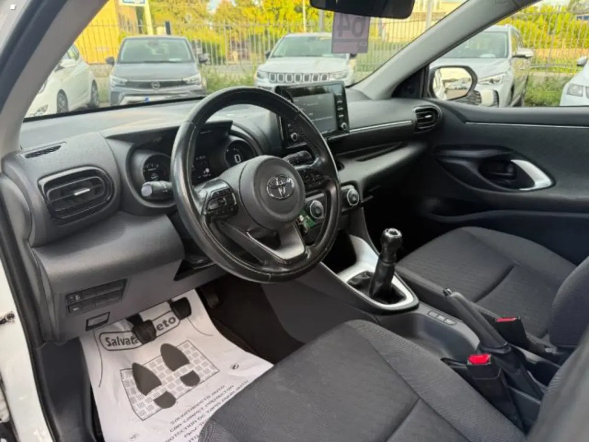 Toyota Yaris usata a Lucca (8)