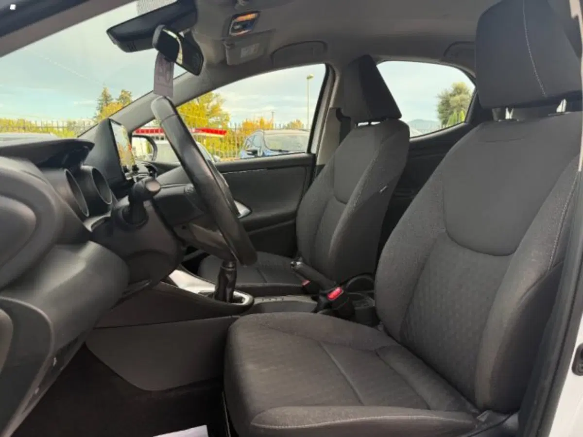 Toyota Yaris usata a Lucca (9)