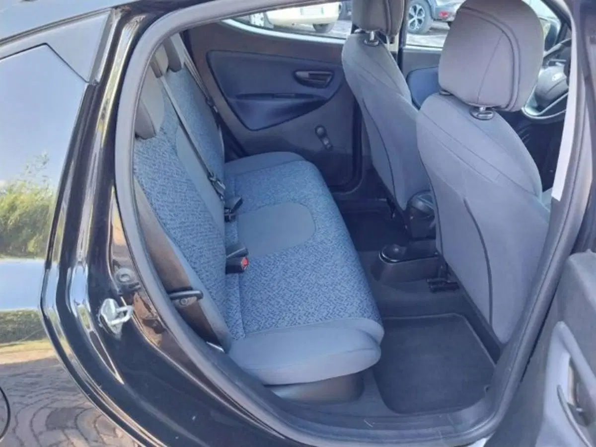 Lancia Ypsilon usata a Firenze (13)
